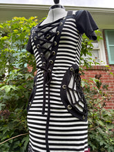 Load image into Gallery viewer, Medium sexiispider dress
