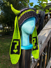 Load image into Gallery viewer, ¿ demon bunny beanie ?
