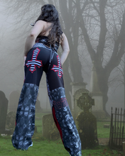 Load image into Gallery viewer, Large Worship me pants
