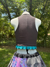 Load image into Gallery viewer, Medium keyhole top • reversible
