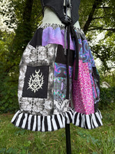 Load image into Gallery viewer, XS-2XL shorts ~ adjustable waistband
