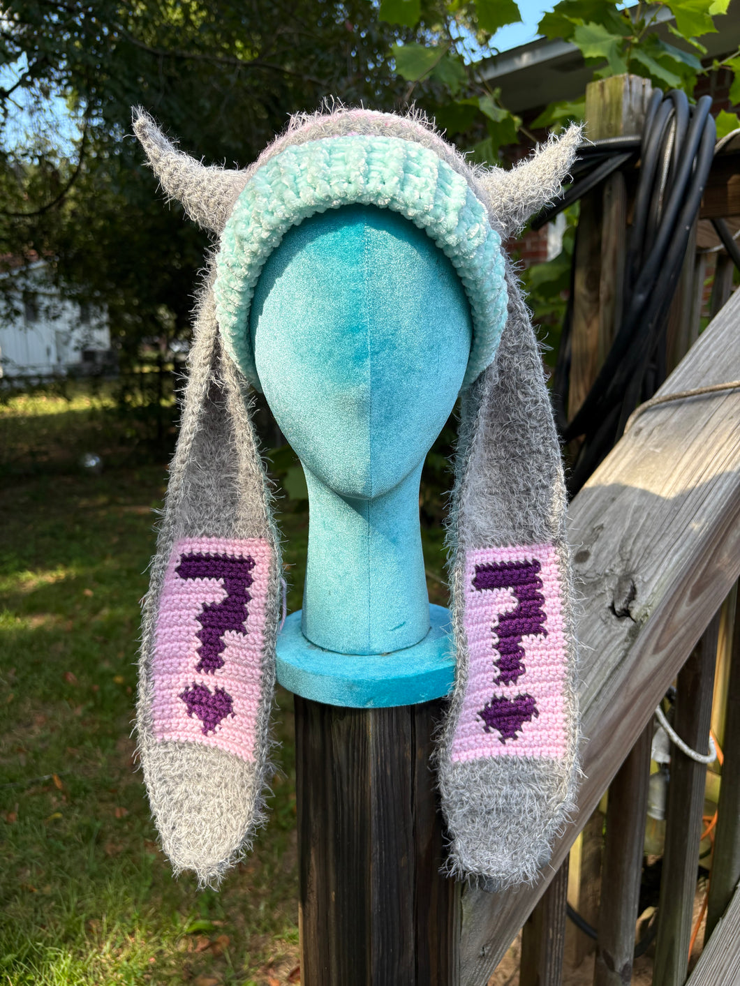 ¿ demon bunny beanie ? * 21-22”