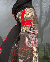 Load image into Gallery viewer, Medium cargo pants
