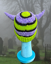 Load image into Gallery viewer, horny beanie * 21-22”
